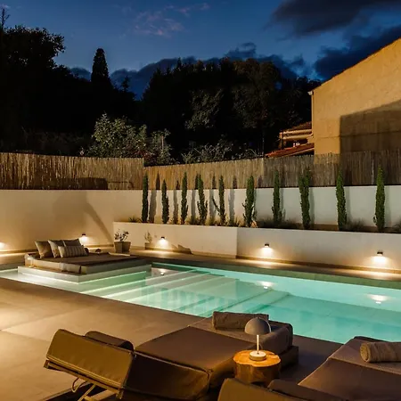 Kisterna Luxury Living Villa *
