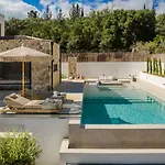 Kisterna Luxury Living Makriótika