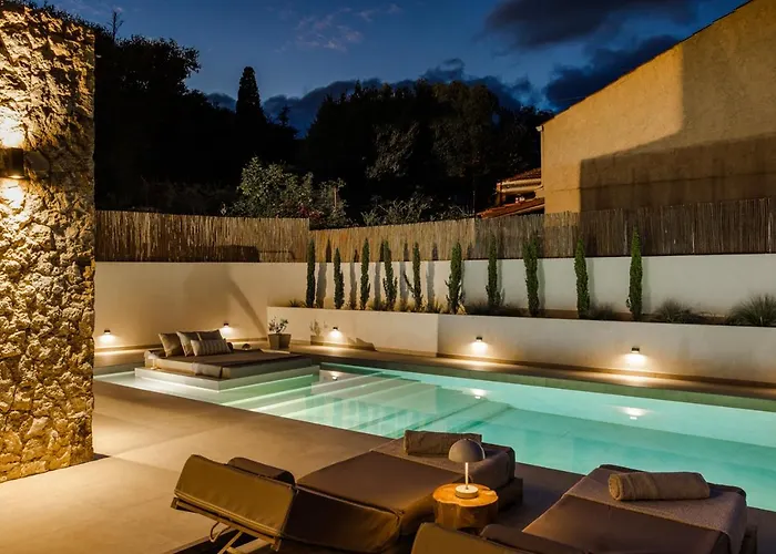 Kisterna Luxury Living Villa *